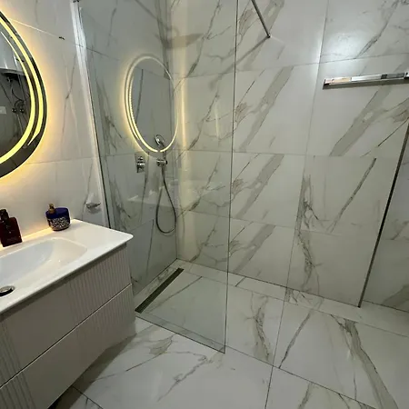 Desa Apartment Radhimë